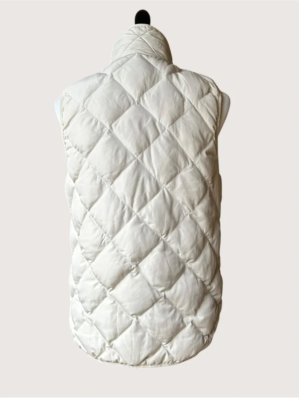 Woolrich ivory quilted outdoor down puffer vest sz M